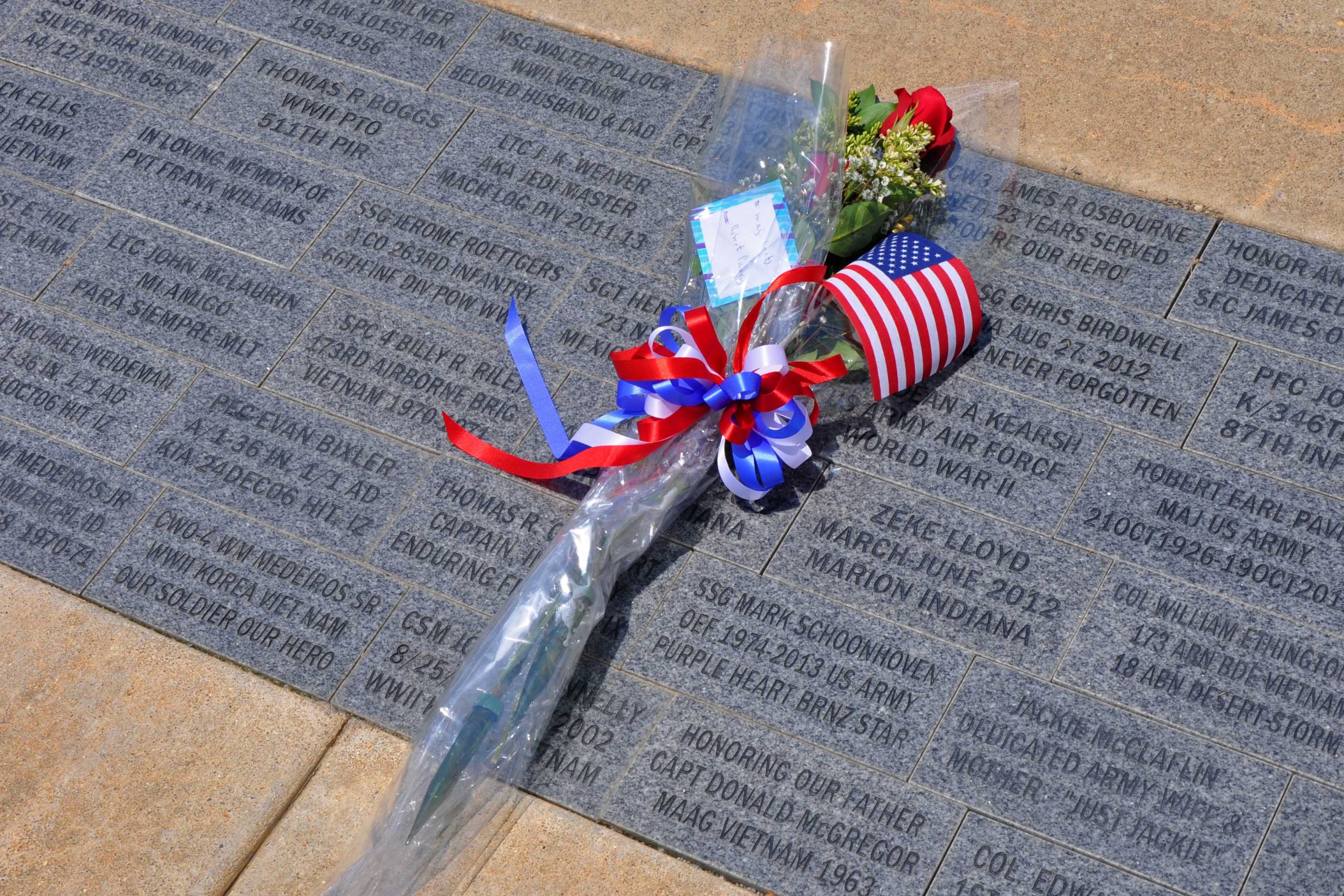 bouquet pavers NIM-980x800-Memorial Day (2)